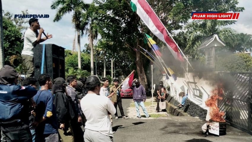 Gelar Aksi, Aliansi Pembebasan Masyarakat Adat Maba Sangaji: “Bebaskan atau Referendum”