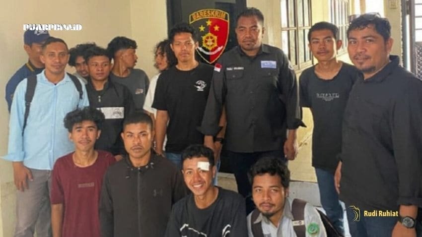 Polisi Bebaskan 16 Pengunjuk Rasa di DPRD Kota Ternate